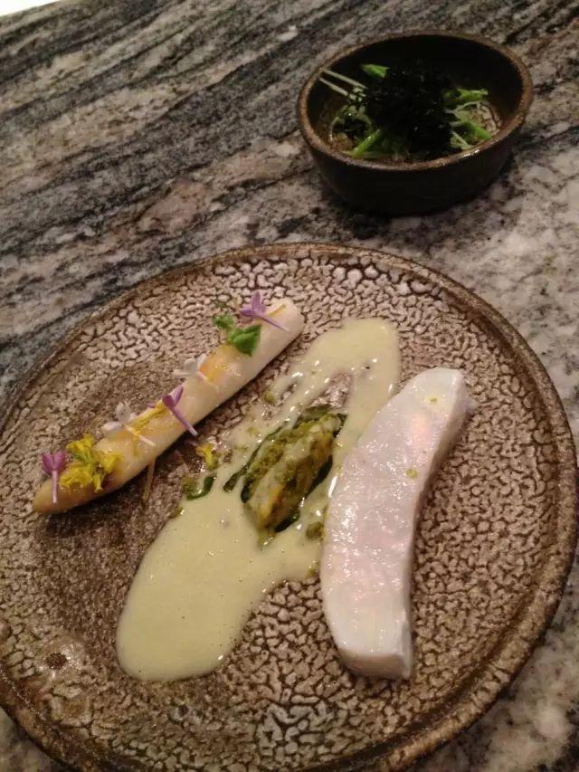 深夜除了晒烤串，还能晒太阳