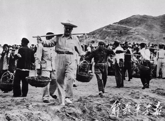 贺龙逝世50周年|除了菜刀、烟斗、胡子，还有掷地有声的这句话，触动心灵