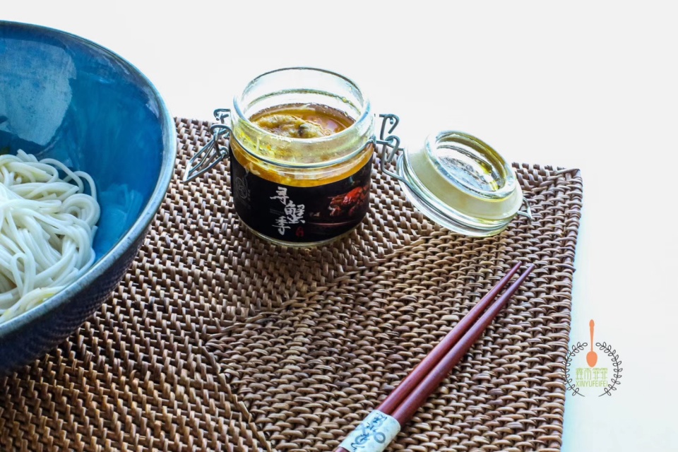 螃蟹买回来活的放一晚死了能吃吗,活螃蟹放到冰箱里冷冻死了能吃吗