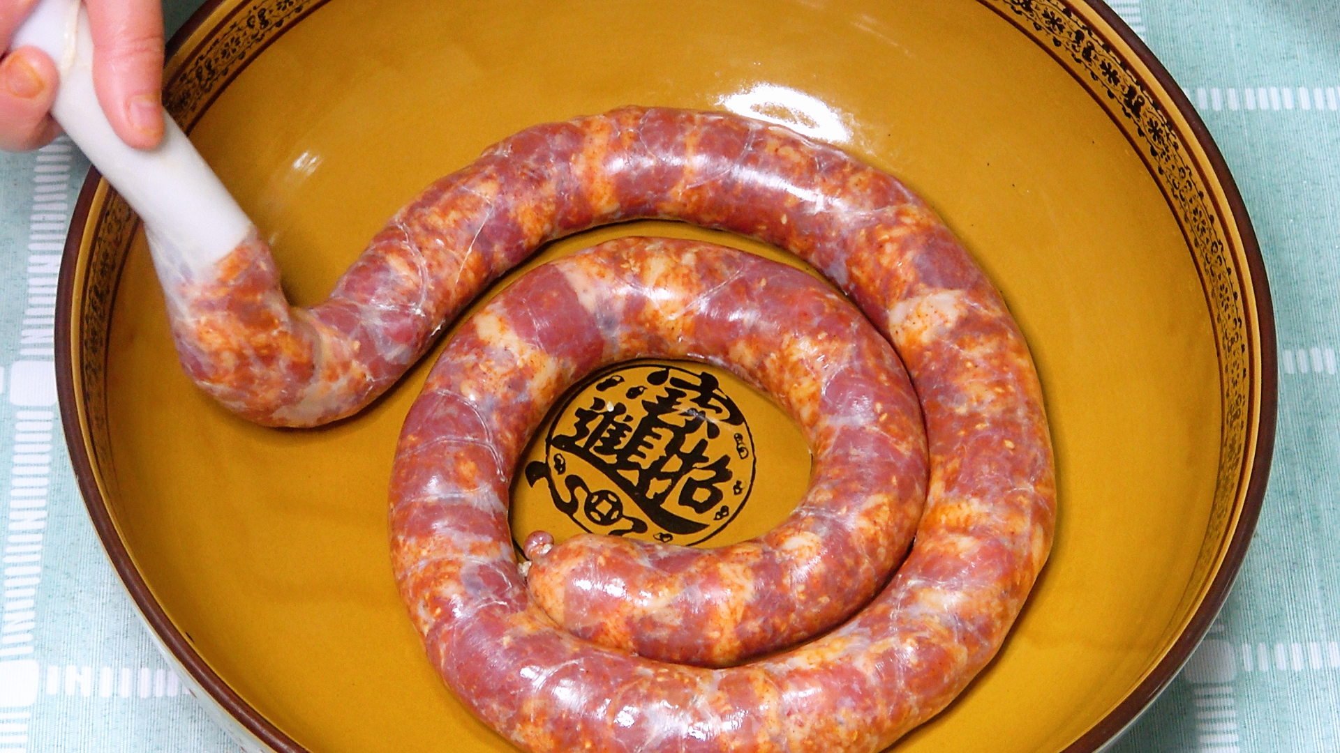 四川香肠怎么做才好吃小视频,四川香肠最正宗的做法教程