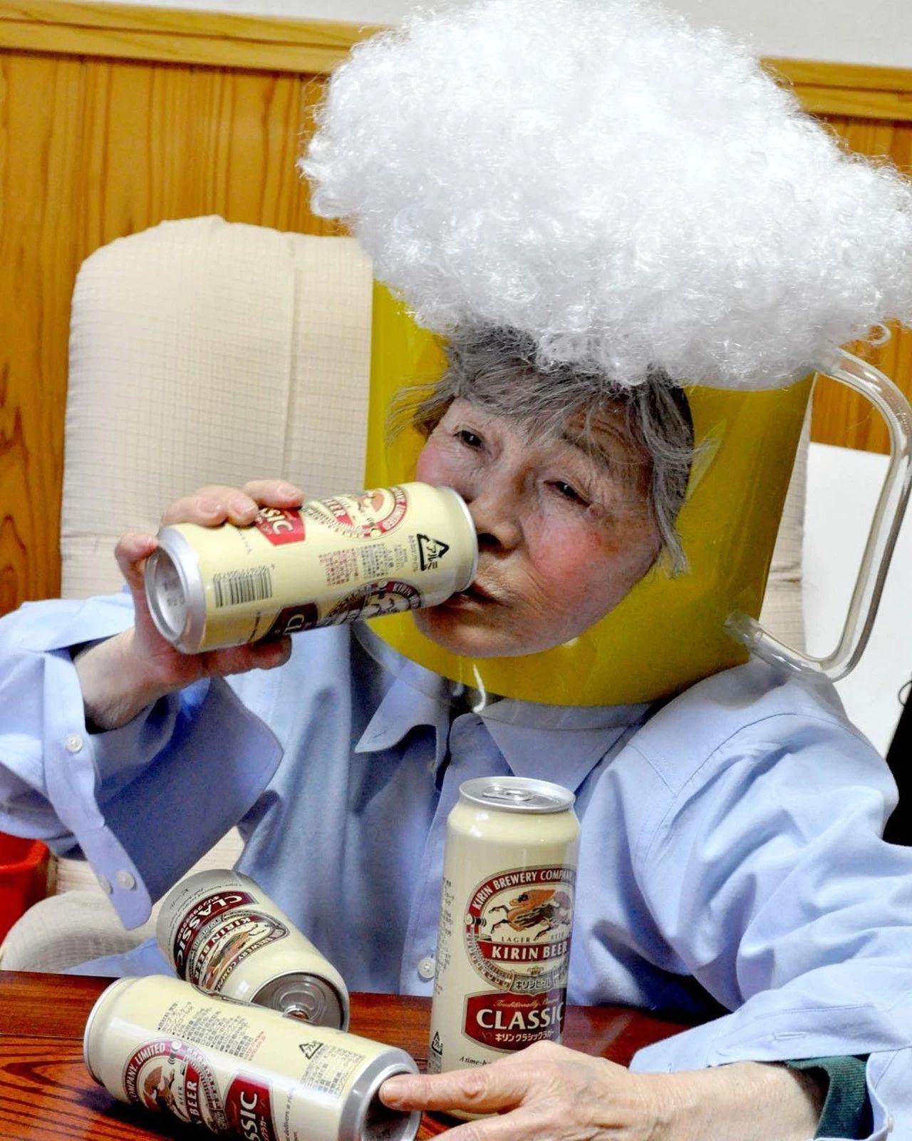 日本老人飙车,八十岁老太太饮酒网红