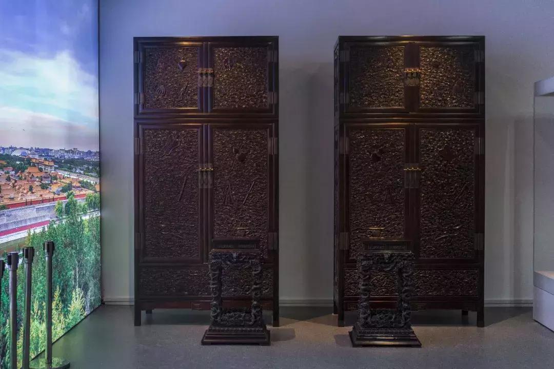 重器解析：紫檀八宝八仙纹大四件柜