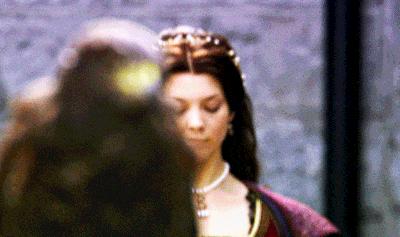 珍珠当牙签，红宝石镶圣经，还是Gucci和香奈儿的灵感缪斯