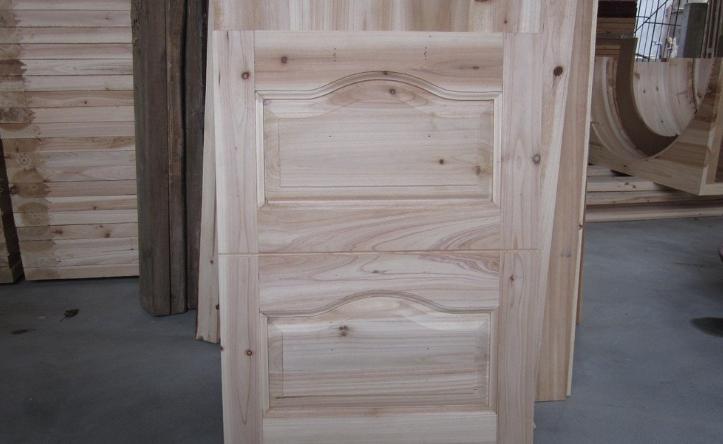 柜门用肤感膜的好还是烤漆的好,压膜柜门与烤漆门的区别