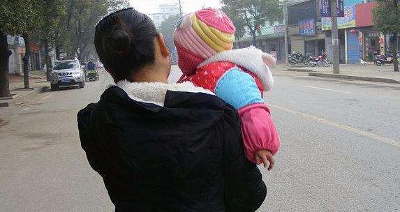 当大人的“咸猪手”伸向孩子时，再好的关系，家长也要说NO