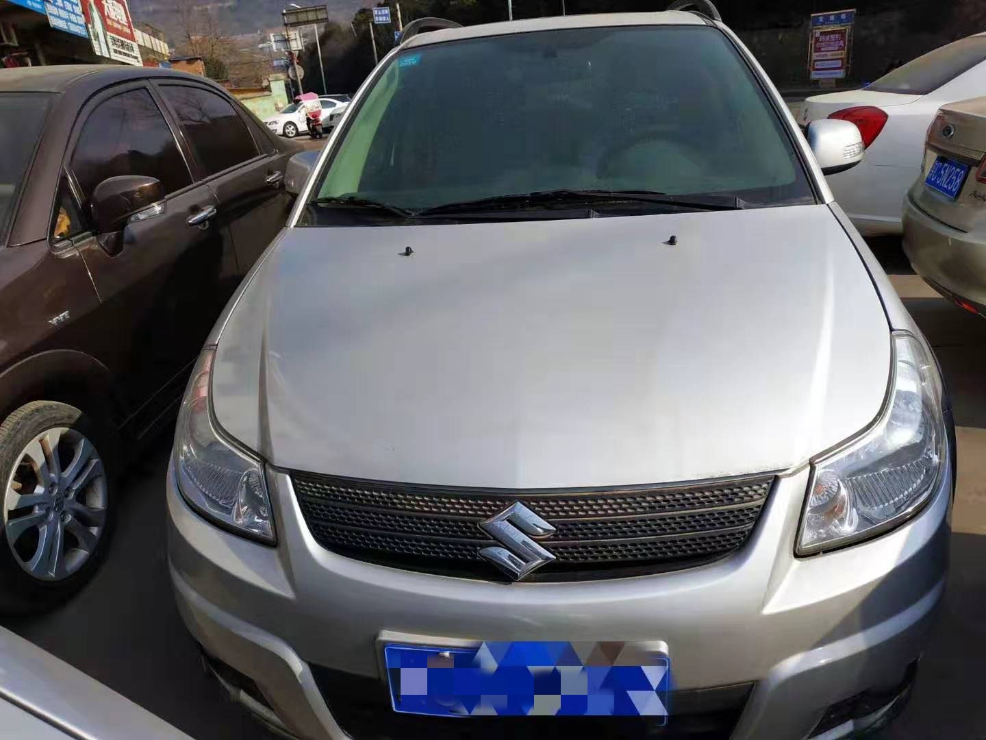 胖哥评测铃木雨燕1.3,胖哥试驾铃木雨燕的视频