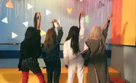 从不被人看好的小公司爱豆到公认的神仙组合，她们怎么维系团魂的