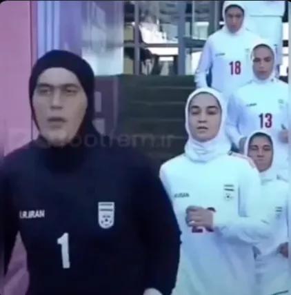 伊朗女足队员,伊朗女足真有男扮女装吗