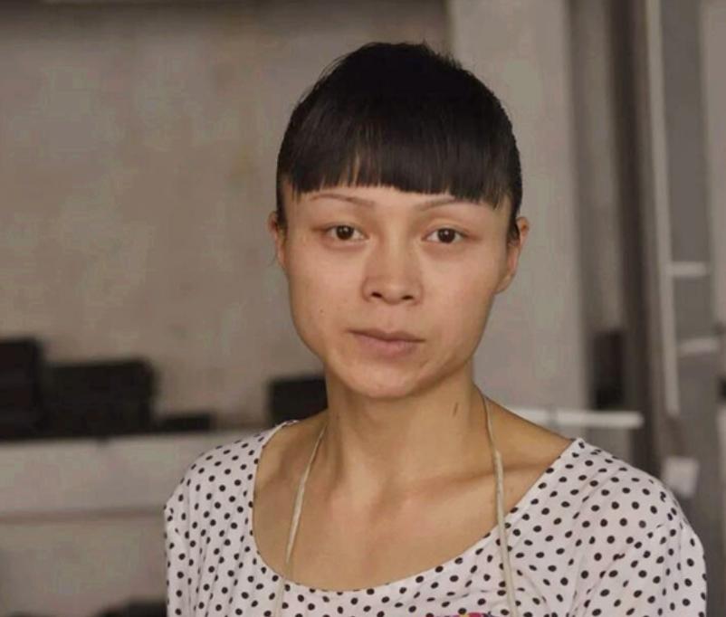 “变性人”李二毛，为爱变“女人”惨遭抛弃，出租屋结束悲惨一生