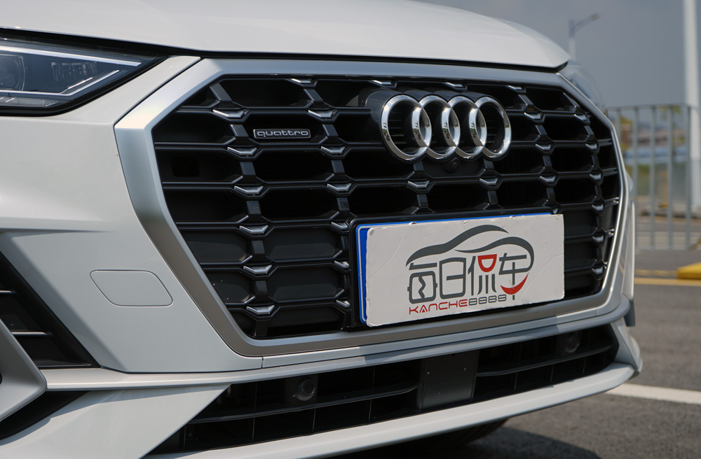 奥迪q345tfsiquattro,奥迪q335tfsi时尚动感型测评