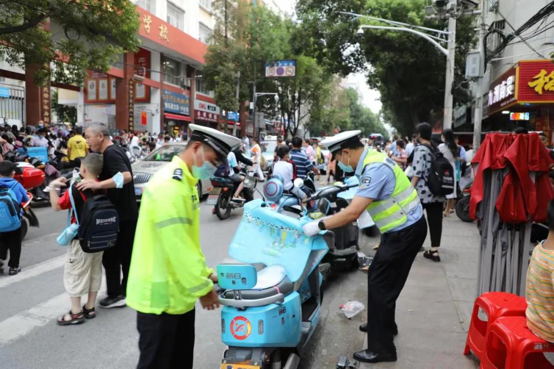 开学第一天，大悟公安已暖心就位！