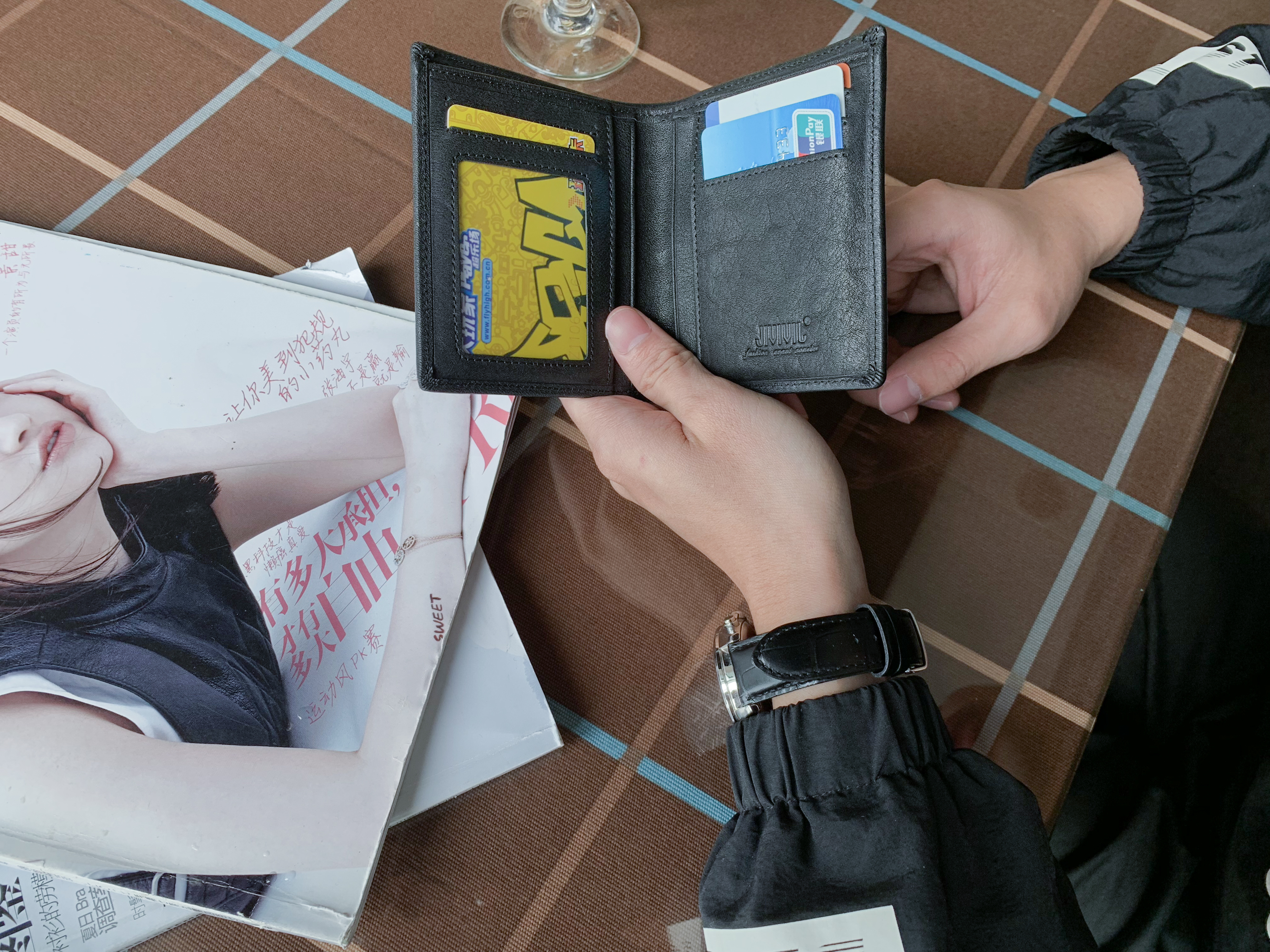 欧洲导游必买的十件东西,一个走遍世界的包包