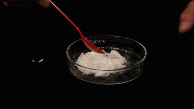 食用碱和食用小苏打使用区别,食用碱和小苏打在使用方面的区别