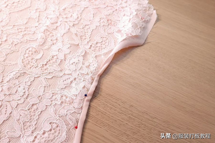 蕾丝连衣裙制作工艺,挂里子蕾丝连衣裙的缝制