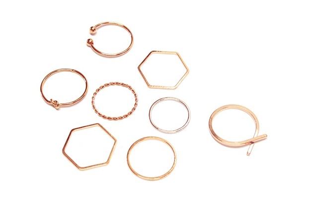 韩国百搭小黑裙的短款,韩国饰品品牌排行榜