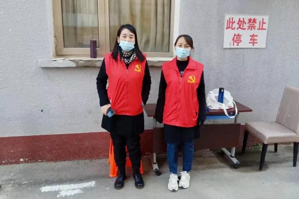 疫情防控暖心执勤,坚守疫情防控点节日慰问暖人心