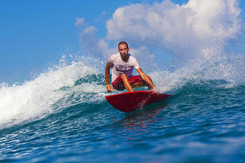 十大冲浪运动,万宁冲浪胜地