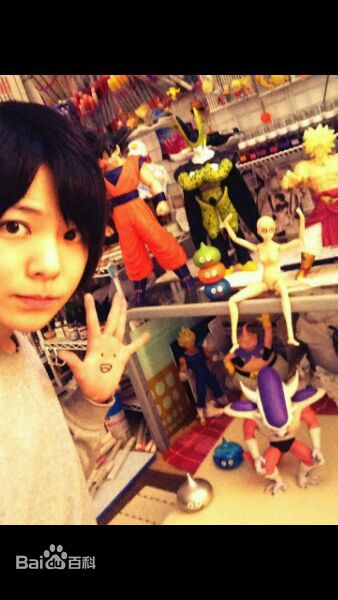 画这个愚蠢裸男漫画的背后，竟是一个可爱的男孩子？