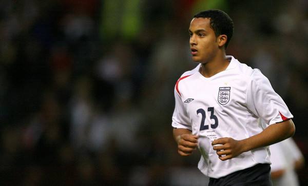 他曾是足坛速度之王，17岁参加世界杯一夜爆红，现30岁无人问津！