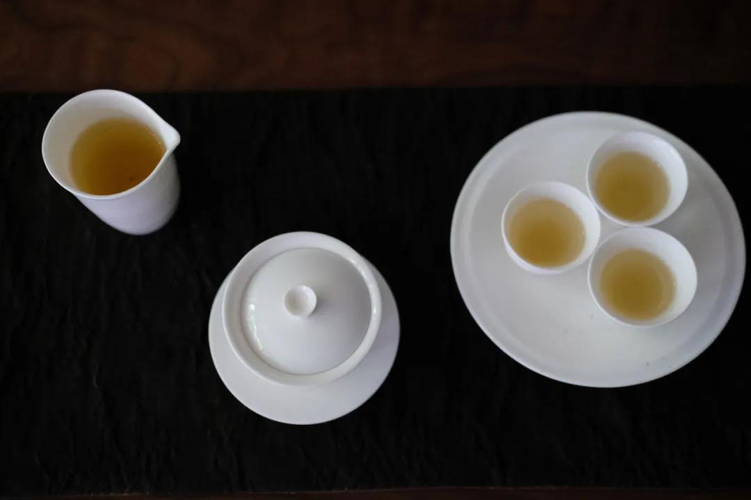 乌龙茶一般什么味的好喝,品尝一款好的乌龙茶