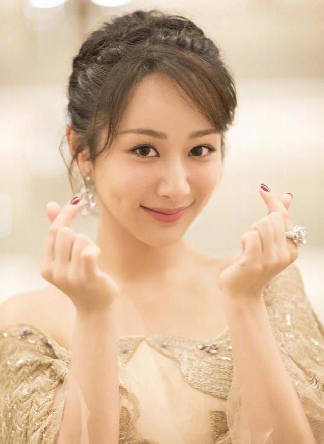 比嘟嘟唇好看的唇形,唇形花瓣唇和嘟嘟唇区别图