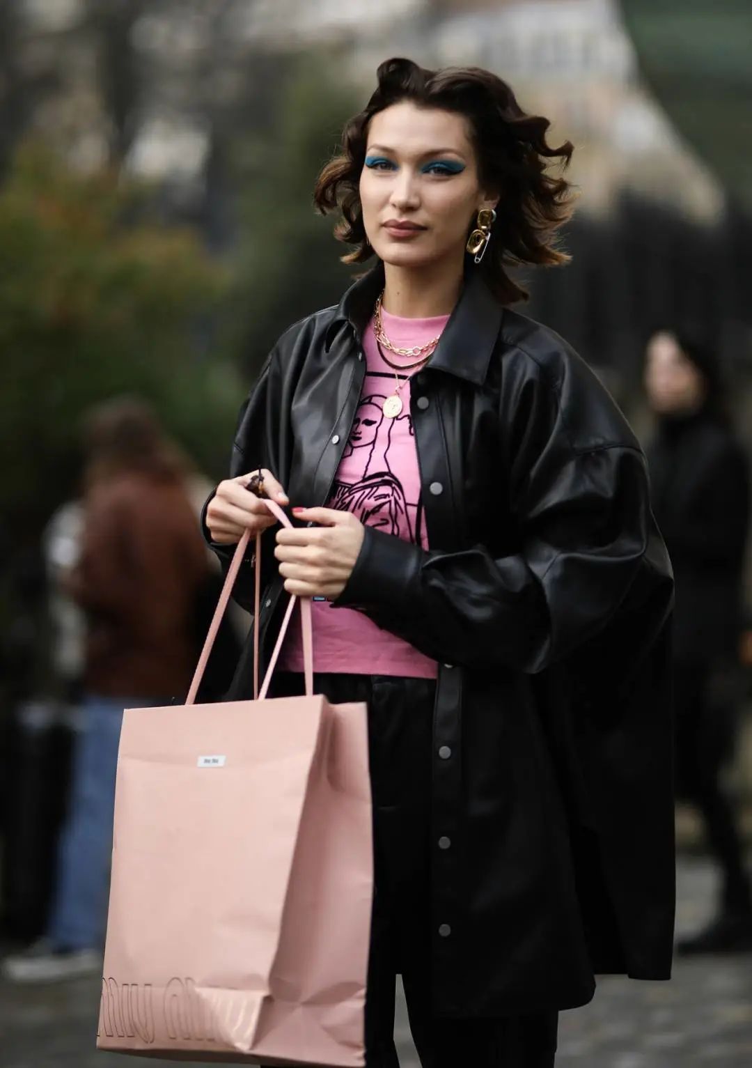 蕾哈娜菠萝纹的服装,蕾哈娜服装品牌