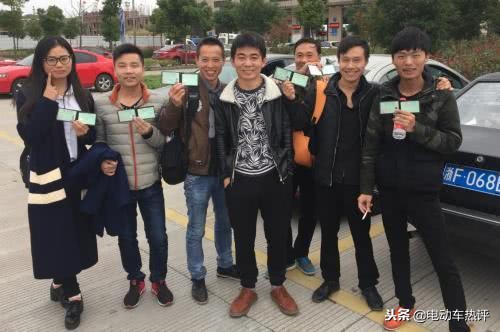 驾校教练每月的工资有多少,驾校教练一般工资是多少