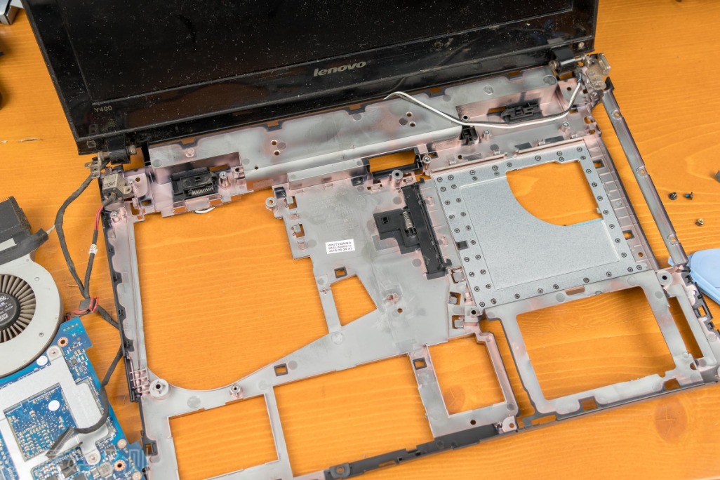 转轴断了维修多少钱,联想y400转轴