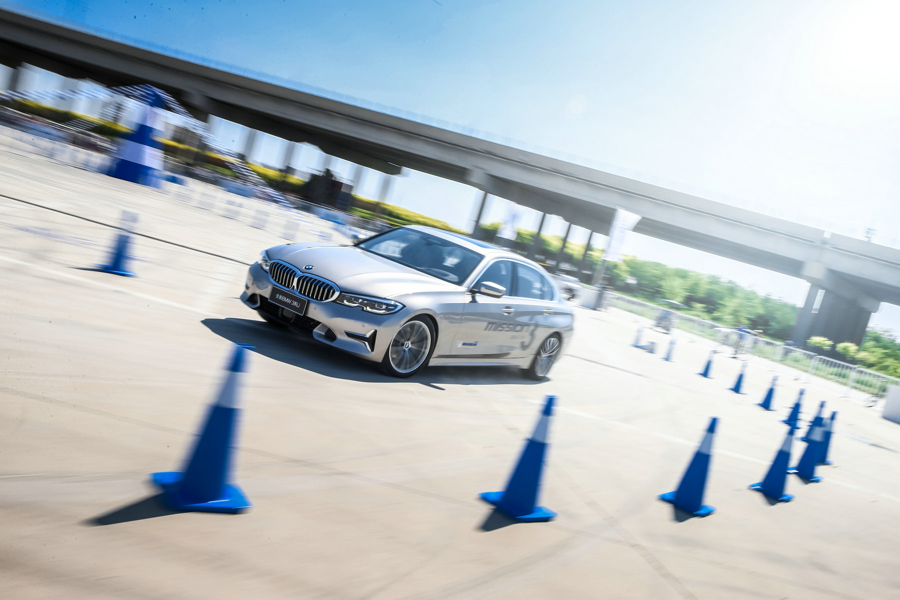 想体验运动与豪华的魅力，一场BMW3行动就能让你“过瘾”