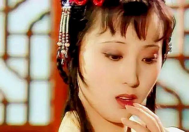 红楼梦插曲葬花吟花谢花飞花满天,红楼如梦葬花吟