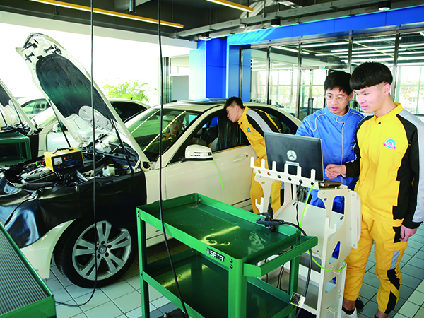 汽车小刮小蹭怎么修复,车辆有点小剐蹭保险怎么处理