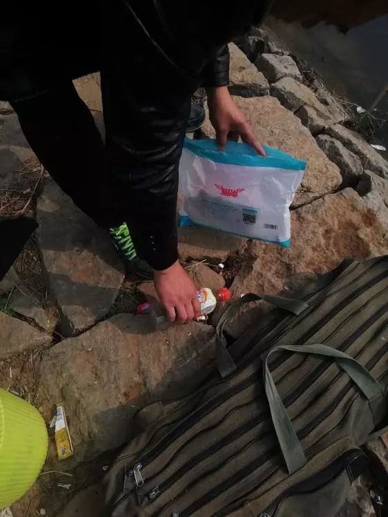 空闲出钓沐暖阳，本汀宗师开光狂拉鲫