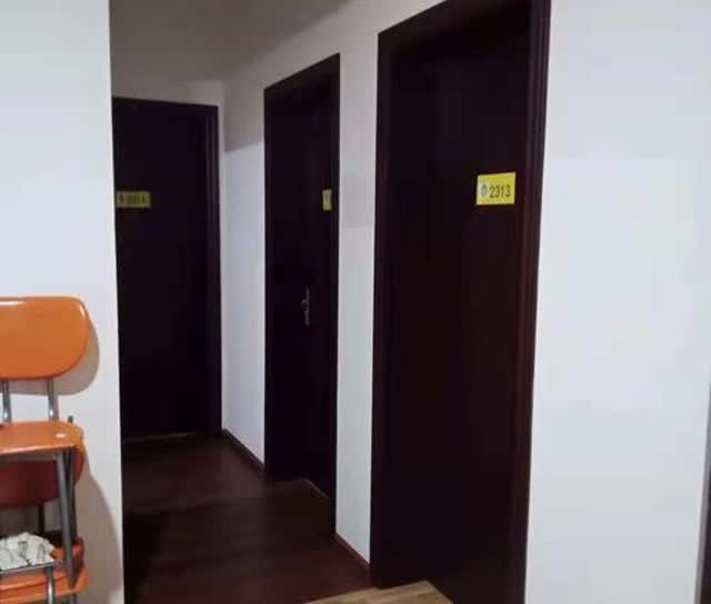 昆明一小区群租由“明”转“暗”生意依旧火爆,要提前三到五天预订