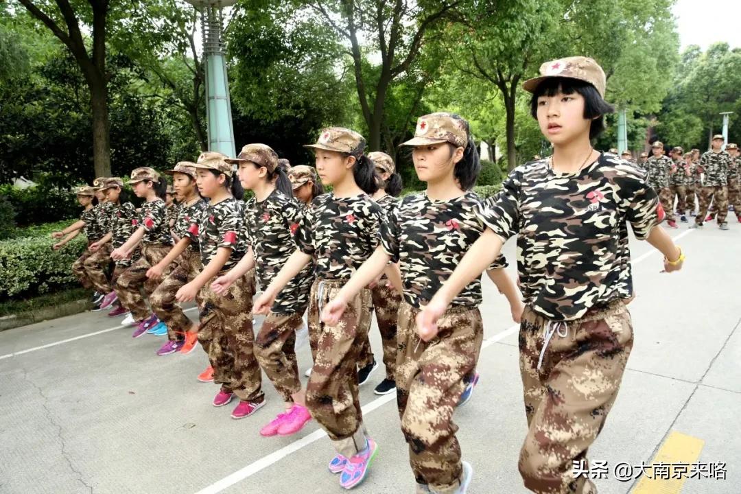 江苏教育频道特种兵军事夏令营,小小特种兵夏令营江苏广电