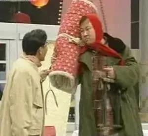 天津人排队买的月饼 (实拍天津人排队买月饼)