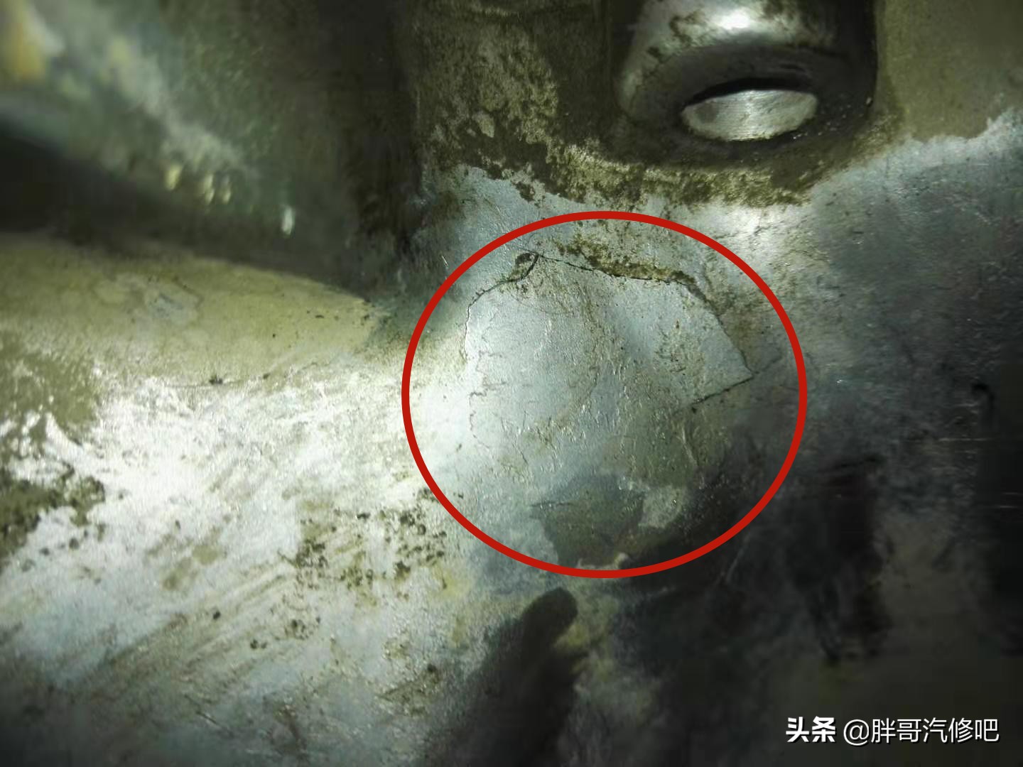 变速箱壳体损坏是维修还是换新,汽车变速箱壳破裂怎么维修