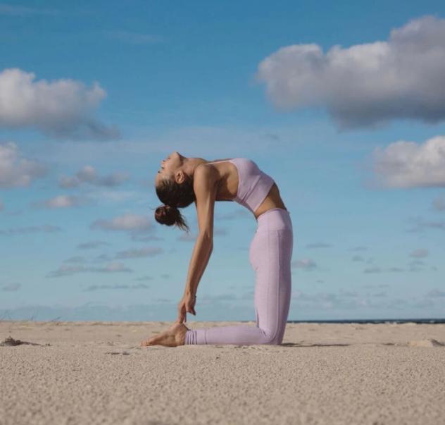 腰部粗怎么减肥,每日瑜伽初级教程在家练腰