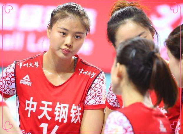 龚翔宇在中国女排接应的位置,接应中国女排