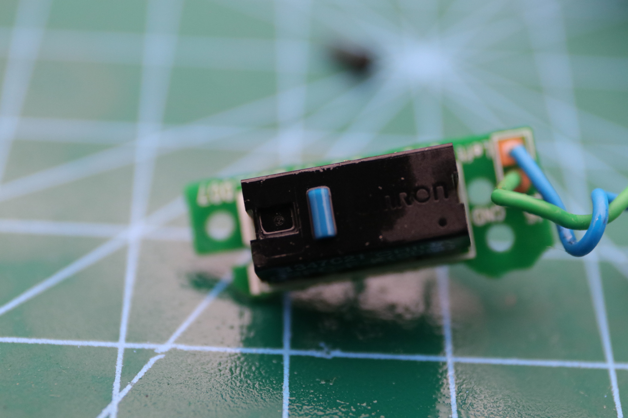 罗技无线游戏鼠标g304和g903,罗技g903鼠标拆卸教程