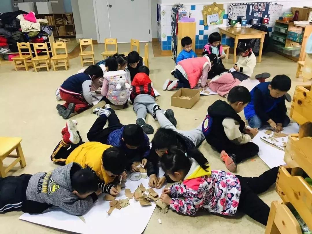 幼儿园生成课程案例,幼儿园关于纸的课程