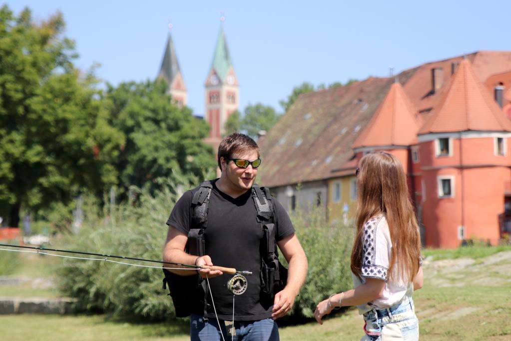 在国外钓鱼，这些“另类”规则要注意，一不留心就挨罚