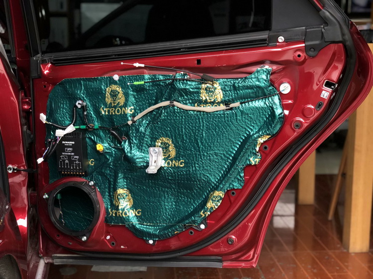 成都亚洲龙音响改装,成都丰田海狮汽车音响改装