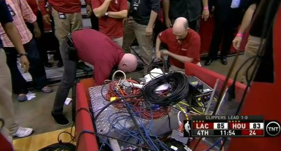 奥尼尔魔术扣断篮架,奥尼尔入篮后篮球架塌下来视频