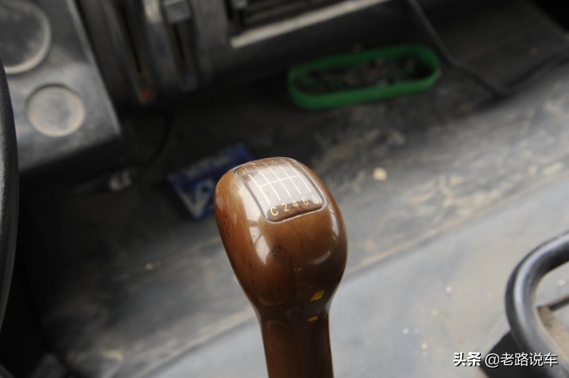 重庆铁马6x6军用车多少马力,重庆铁马6x6军用越野车