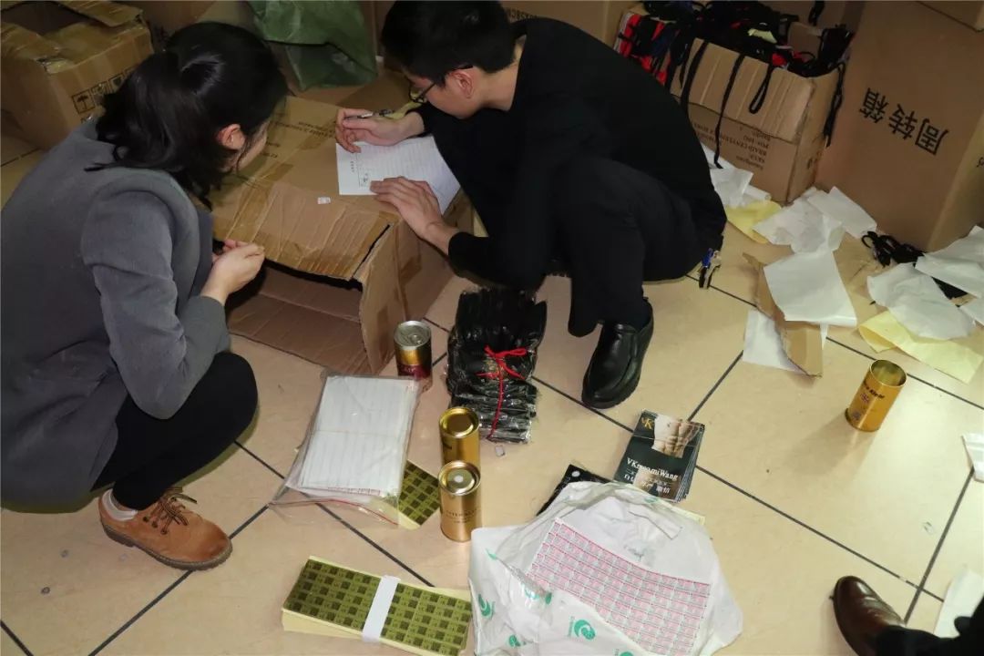 你穿过这样的“英国卫裤”？新余公安摧毁一网络水军团伙，抓获嫌疑人17名