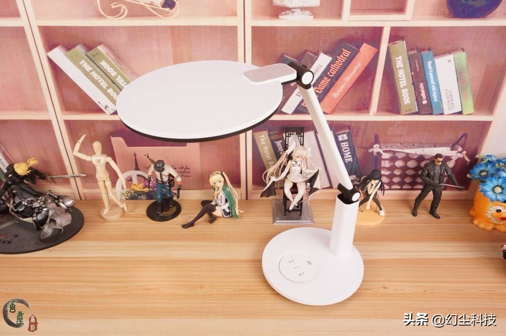 儿童护眼台灯颜值高又好看,磁吸护眼台灯aa级