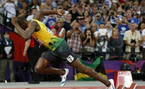 博尔特为什么肩膀晃动,博尔特左右腿不一样长是什么病