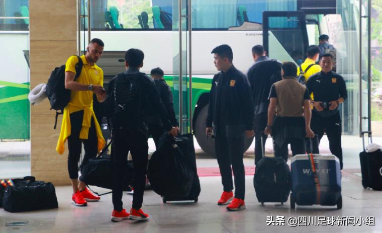 李毅汪嵩矛盾,李毅评价汪嵩