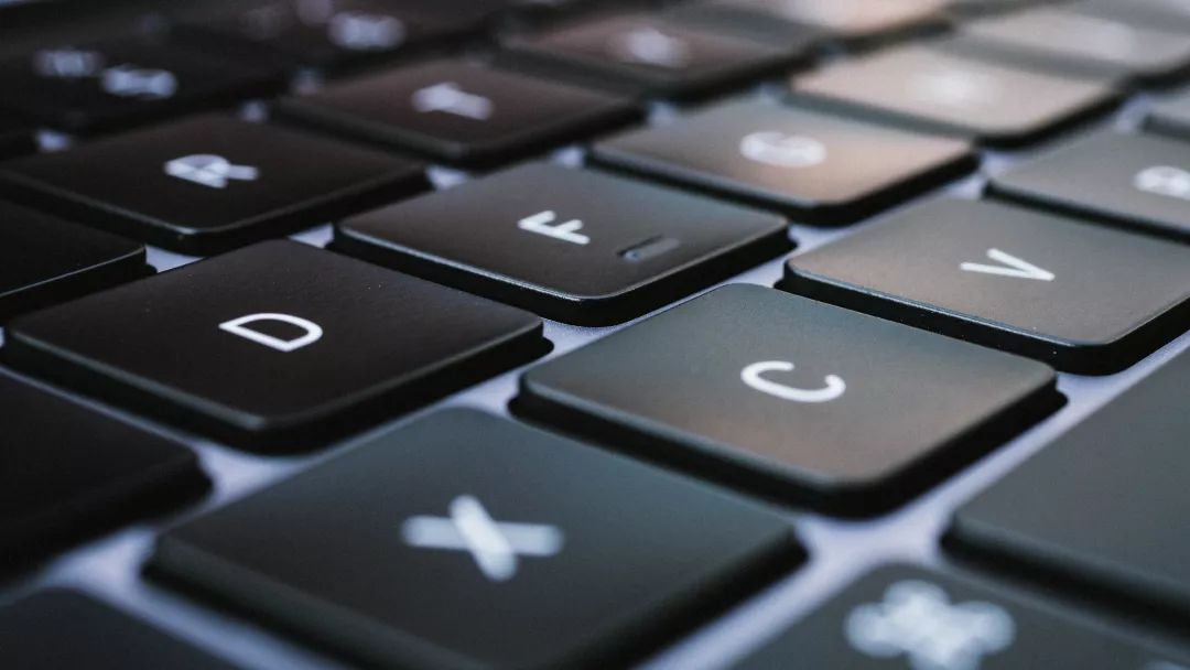 macbookpro三千左右的,macbookpro16寸选i7还是i9