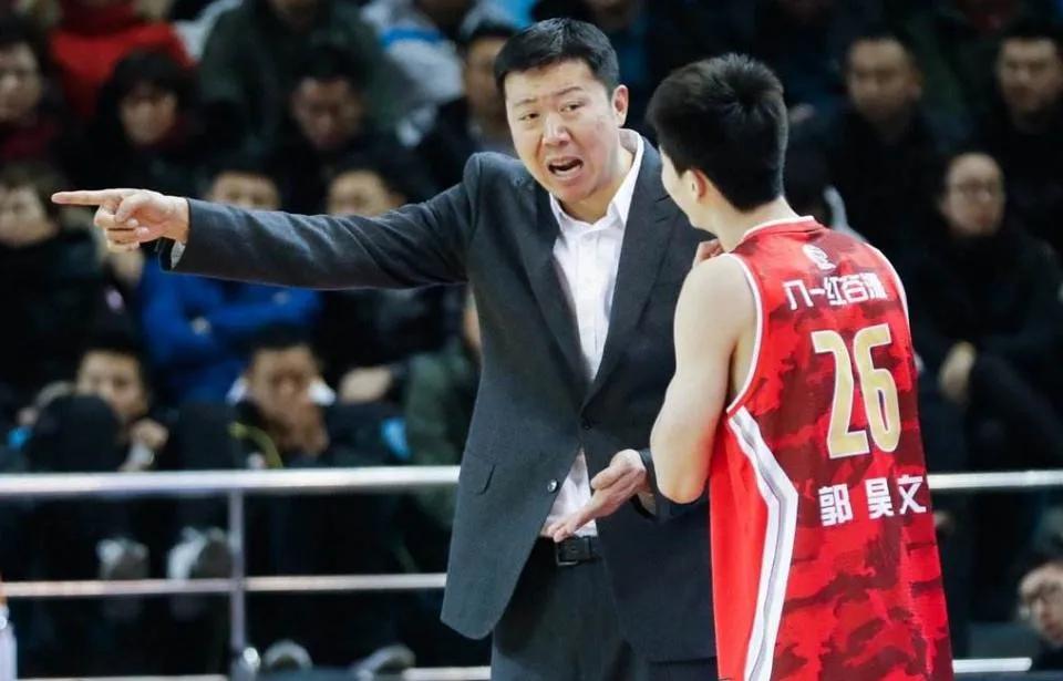 八一和周琦对决,大黑马击败苏波邦